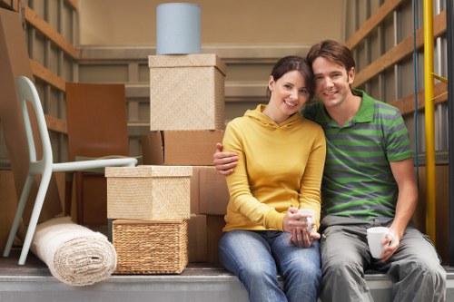 Trusted Earls Court removals service assisting with moving day