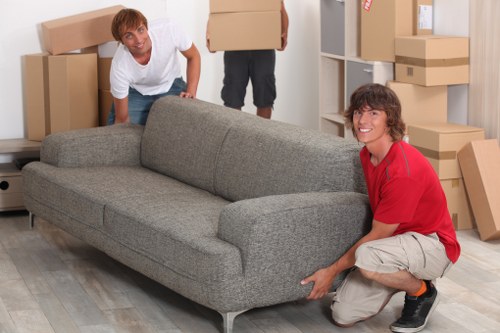 Local removals support for residents moving in Earls Court