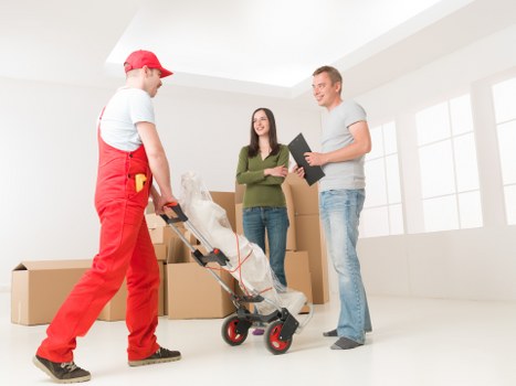 Earls Court moving team assisting with residential and commercial removals