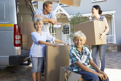Local removal van service supporting a flat move in Earls Court